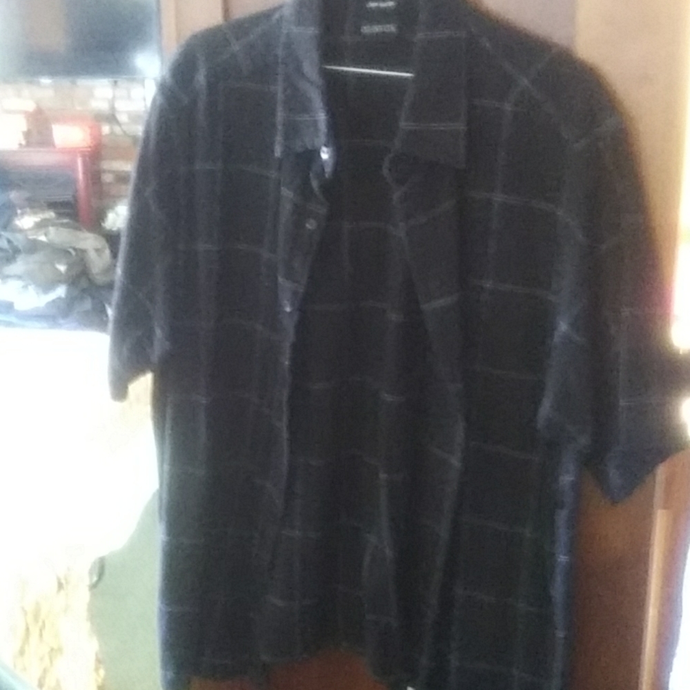 Men's short sleeve button down shirt